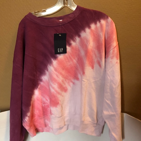 GAP Tops - NWT Gap- Tie-dye crewneck sweatshirt - medium